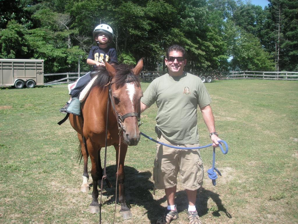 Arrowmont Stables & Cabins Cullowhee Bagian luar foto